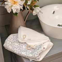 Liliputi Love Hug Baby Towel Set - Snow-1